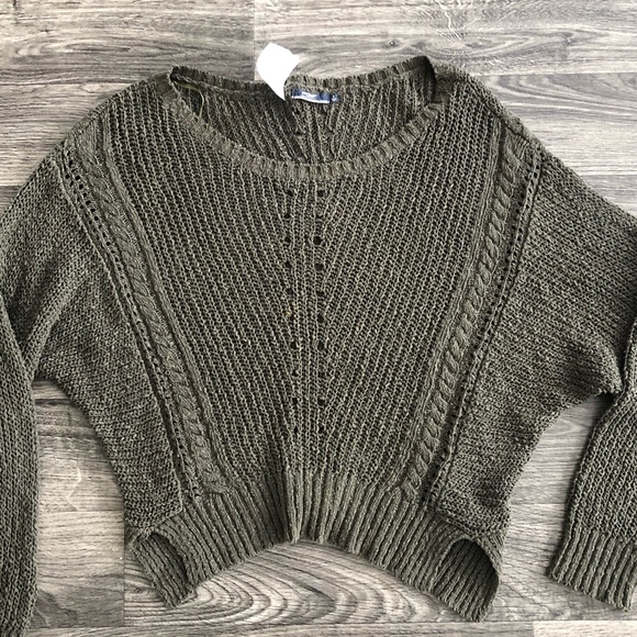 SOLD * NEW! SILVER JEANS Sweater - Picture 3 of 8